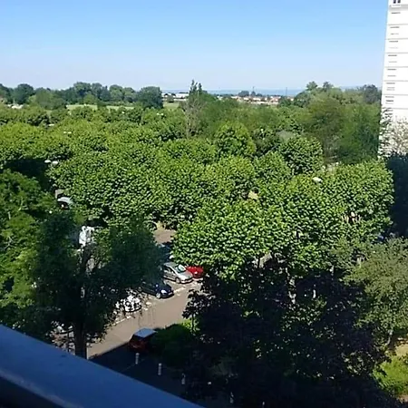 Appartamento Confortable Vue Sur La A Ferrand 48 M² + Parking Inclus Clermont-Ferrand