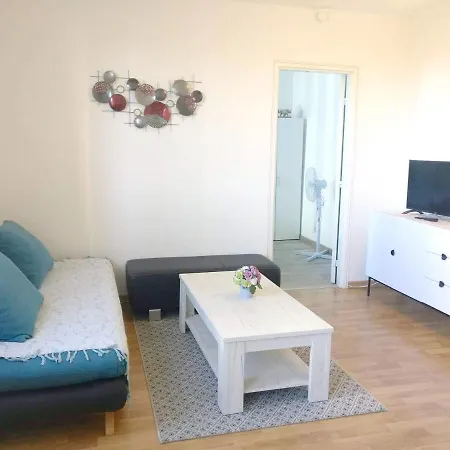 Appartamento Confortable Vue Sur La A Ferrand 48 M² + Parking Inclus